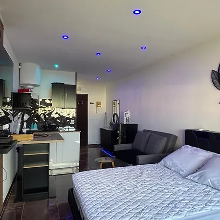 L Elegance Vue Parking Prive