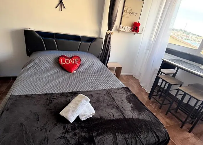 L Elegance Vue Parking Prive *